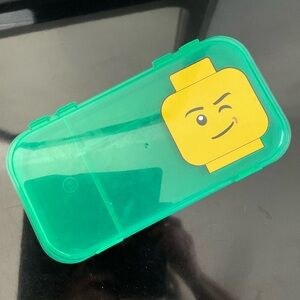 LEGO Minifigures Storage Case with Winking Minifigure Head Pattern #499307